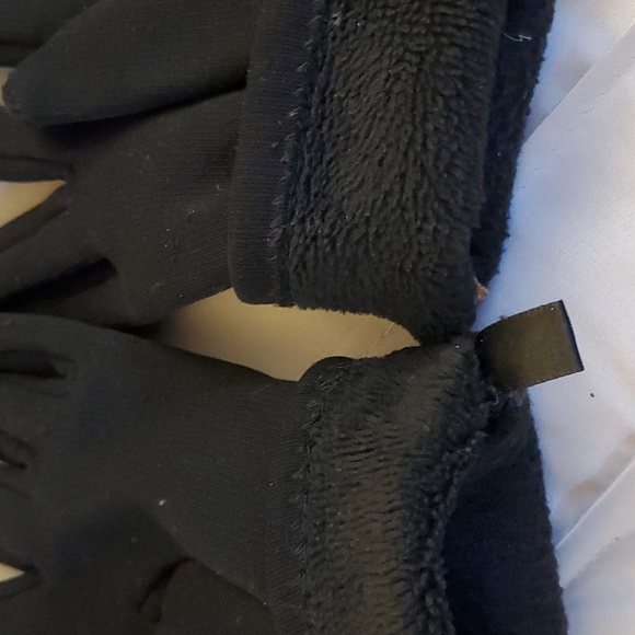 Cheetah Print & Black Gloves - Picture 4 of 10